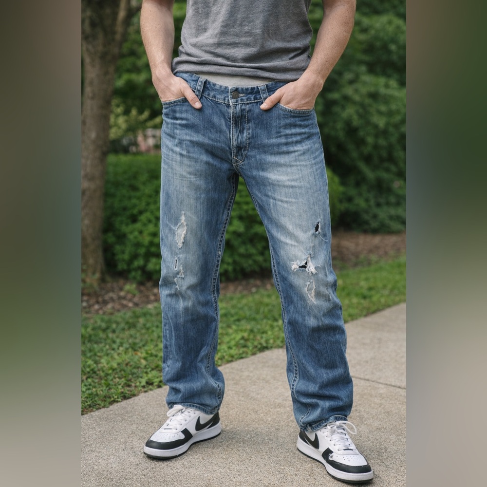 Express Jeans Men’s 36x32 Distressed Medium Wash Straight Fit Denim